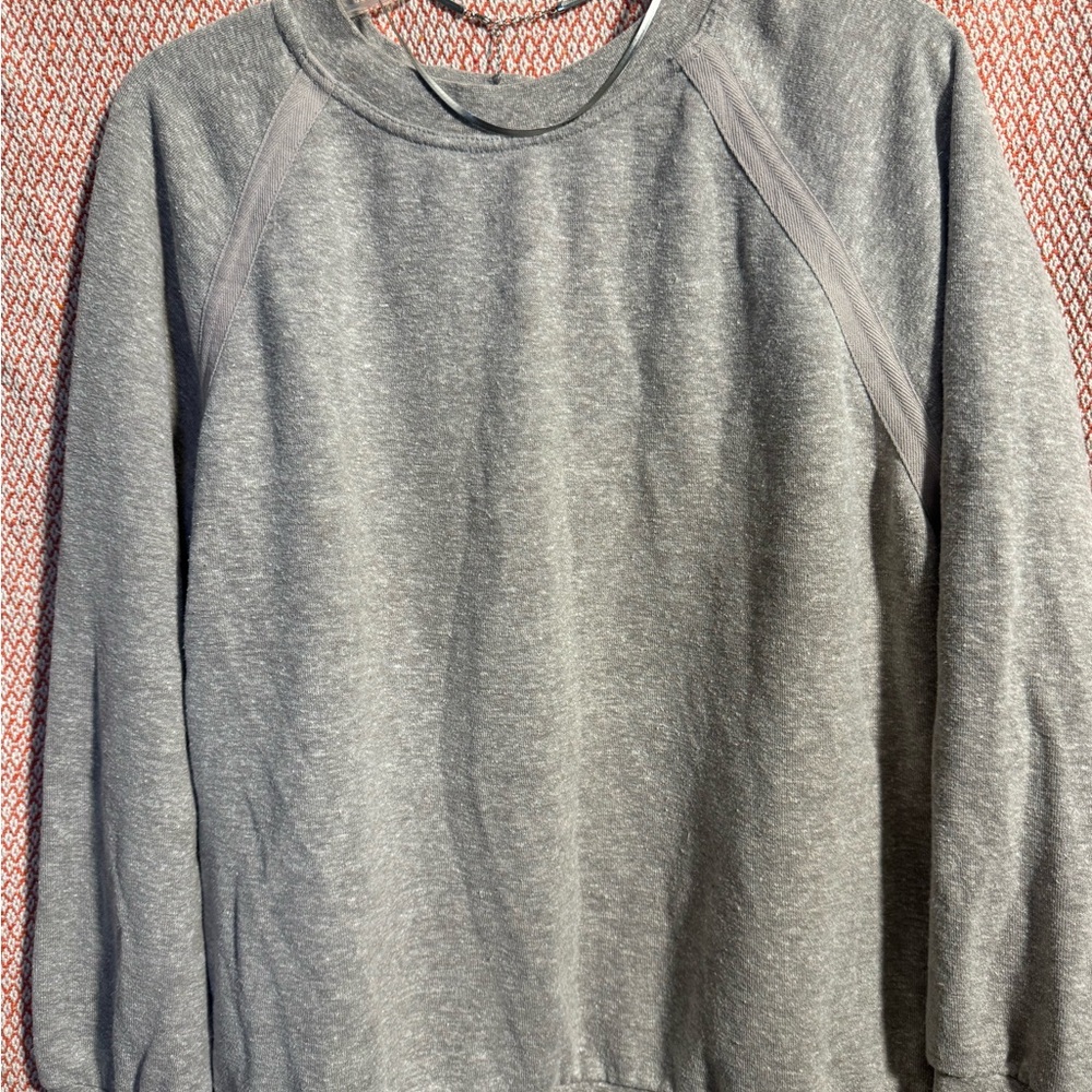 Women’s Prana Taupe Crewneck Pullover Sweatshirt w/ Pleated Back Sz L